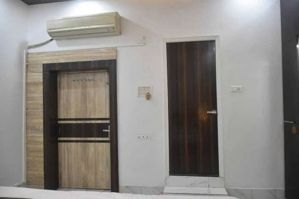 Apartment Raahi - Luxury Stay Near Kashi Vishwanath Varanasi