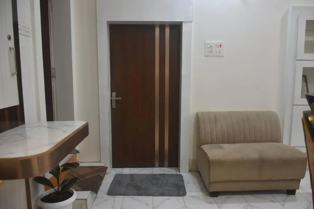 Raahi - Luxury Stay Near Kashi Vishwanath Varanasi Apartment